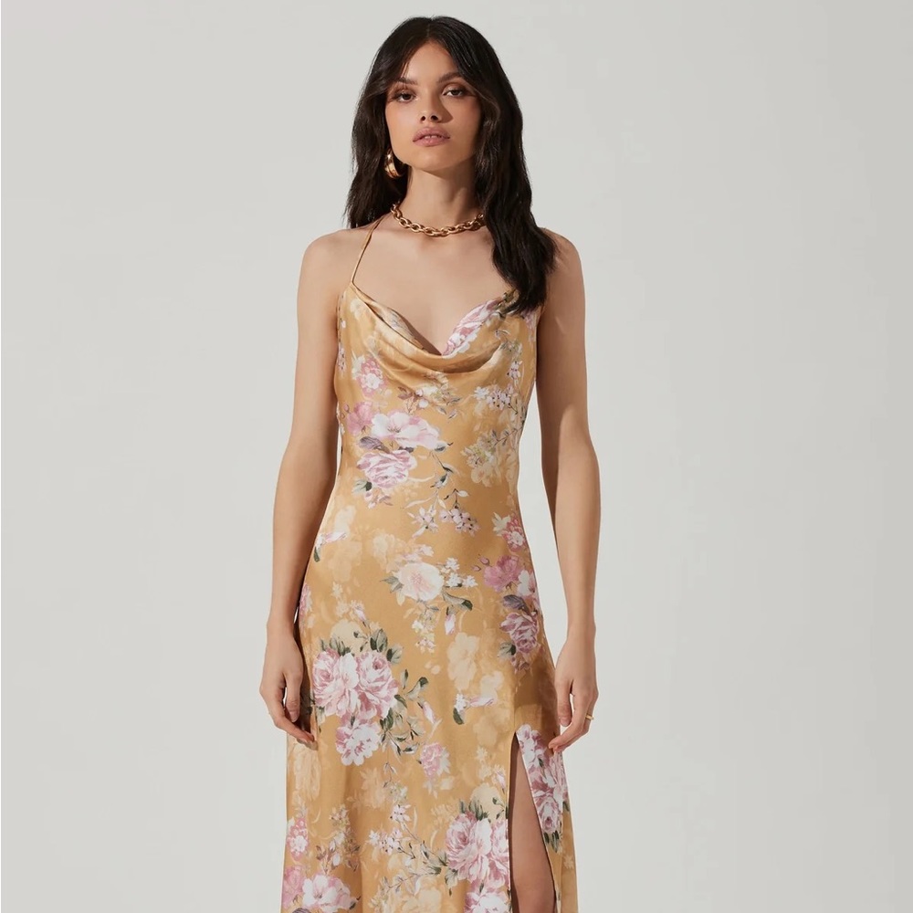 ASTR the Label Gaia Floral Midi Dress